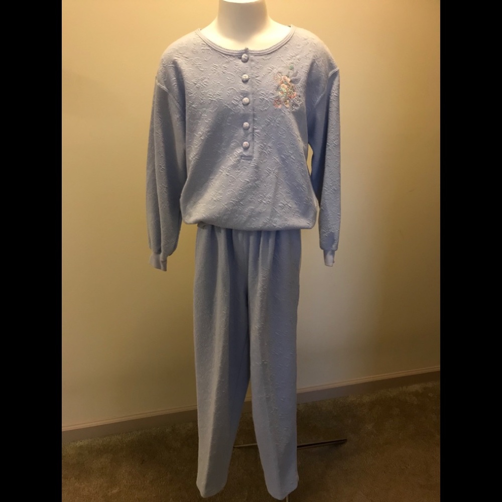 Women’s Petite Lavender 2 Pc Casual Top and Pants